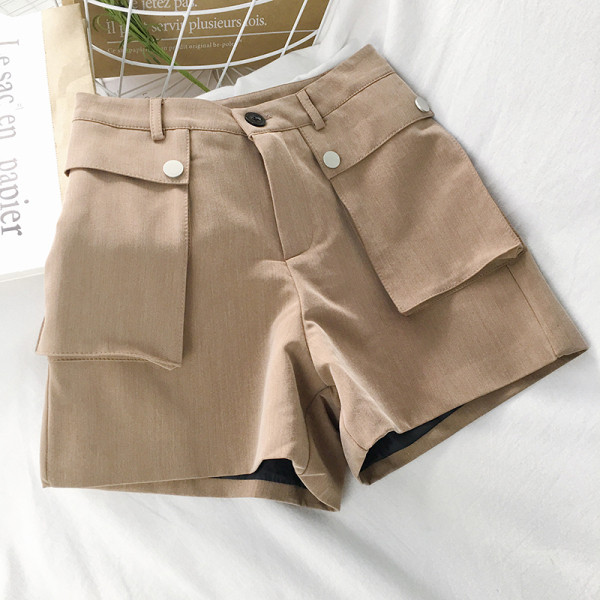 Къси дамски панталони широк модел с джобове и висока талия