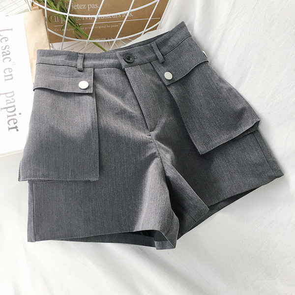 Къси дамски панталони широк модел с джобове и висока талия