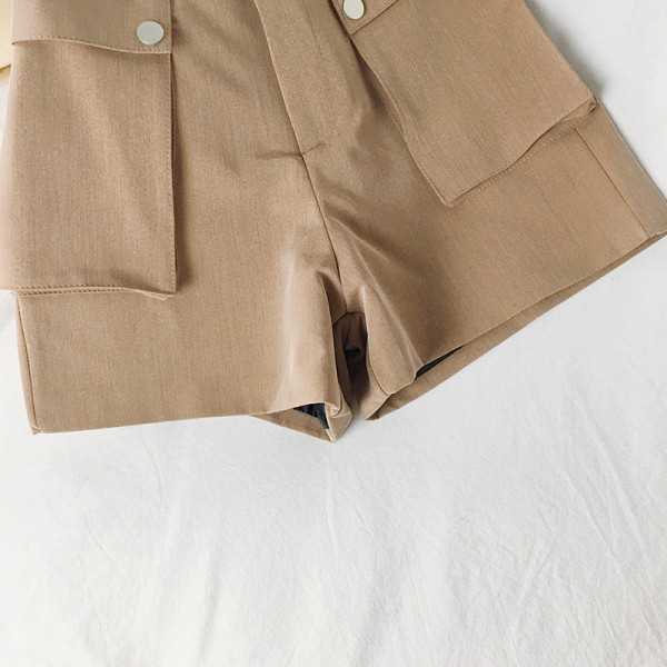 Къси дамски панталони широк модел с джобове и висока талия