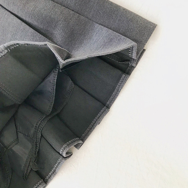 Плисирана дамска пола с висока талия и А-линия