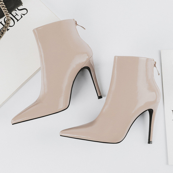 Елегантни дамски боти заострен модел с висок 10 см. ток 