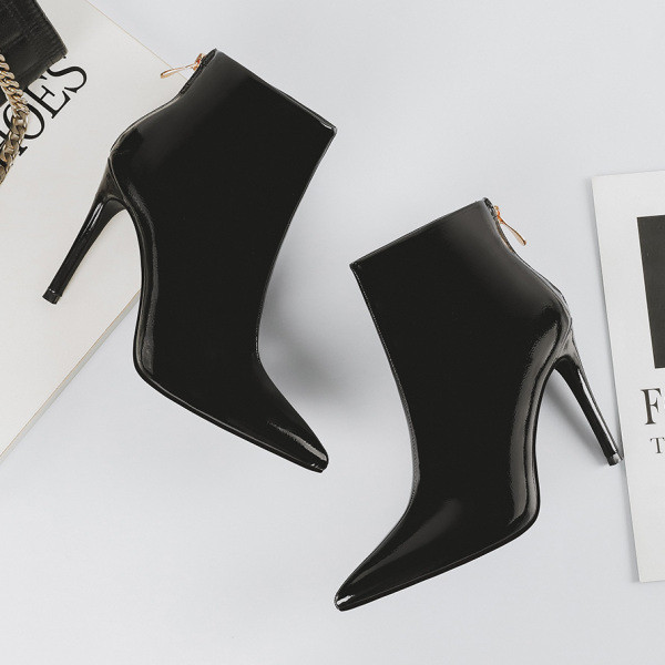 Елегантни дамски боти заострен модел с висок 10 см. ток 