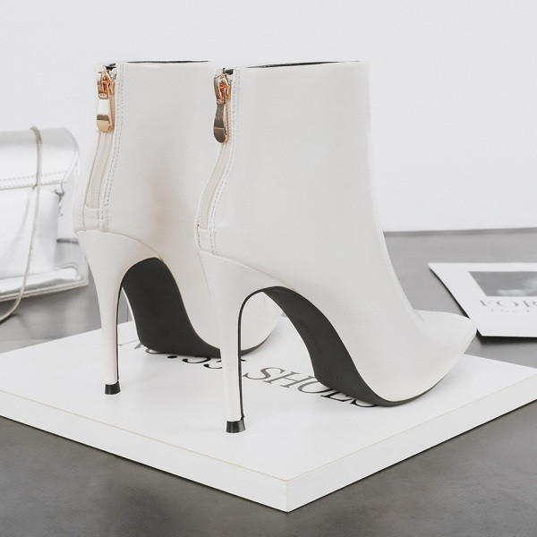 Елегантни дамски боти заострен модел с висок 10 см. ток 