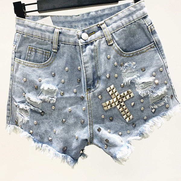 Нов модел къси дамски панталони с пулове и скъсани мотиви