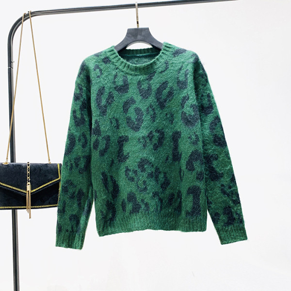 Moodne leopardimustriga talveks sobiv naiste kampsun