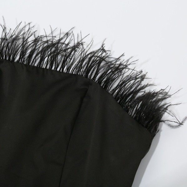 Must naiste lühike kleit Õhuke sulgedega mudel