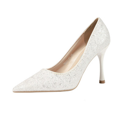 Elegáns női hegyes cipő 10 cm-es sarokkal, fényes hatással