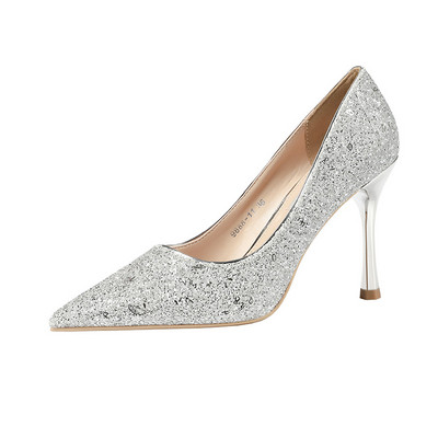 Elegáns női hegyes cipő 10 cm-es sarokkal, fényes hatással