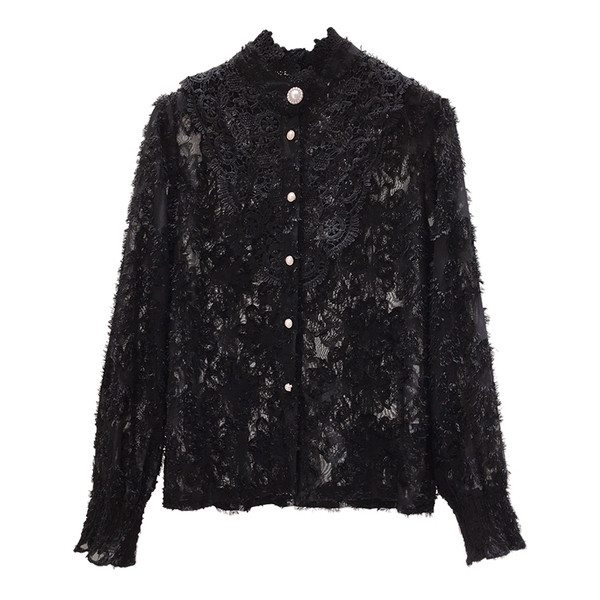 Modern női ing csipkével, gombokkal és alacsony gallérral