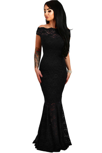 Elegáns női csipke hosszú ruha rövid ujjal Karcsú modell