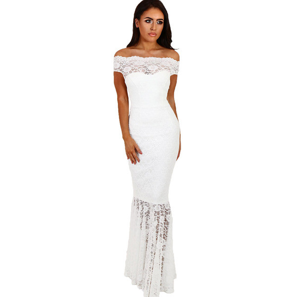 Elegáns női csipke hosszú ruha rövid ujjal Karcsú modell