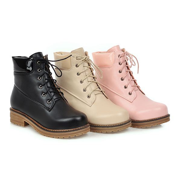 Kubai téli csizma fűzővel és alacsony talppal