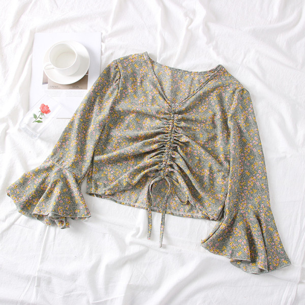 Modern női blúz virágmotívumokkal és lótusz ujjú - retro stílusú