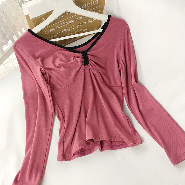 Alkalmi női blúz V-nyakú és hosszú ujjú