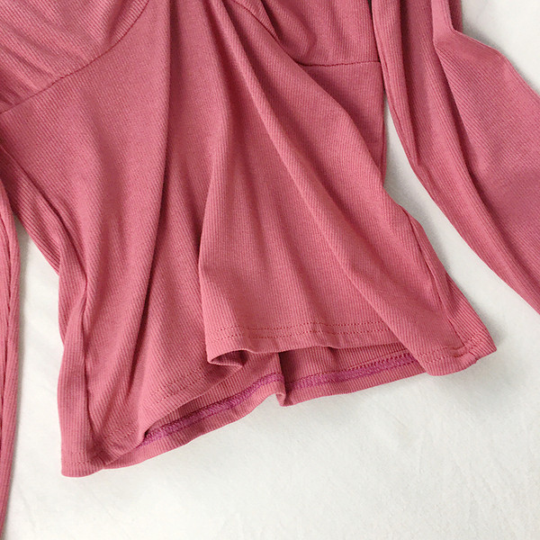 Alkalmi női blúz V-nyakú és hosszú ujjú