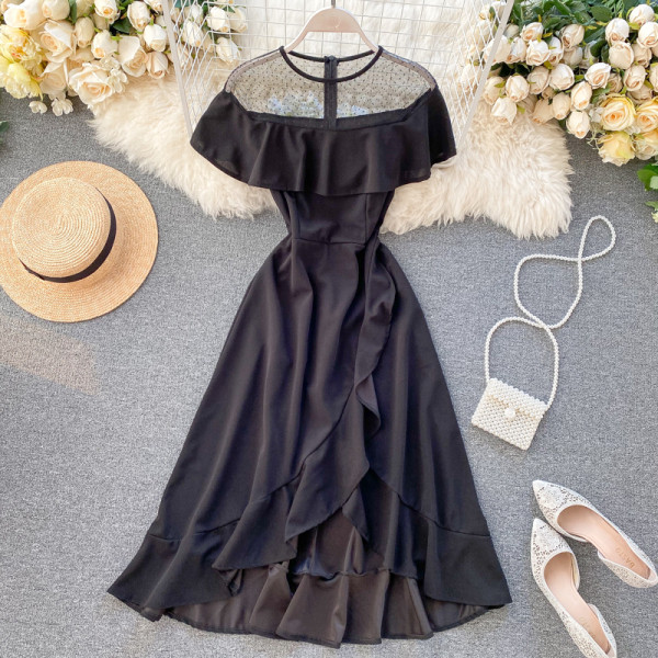 Стилна дамска рокля разкроен модел с обло деколте