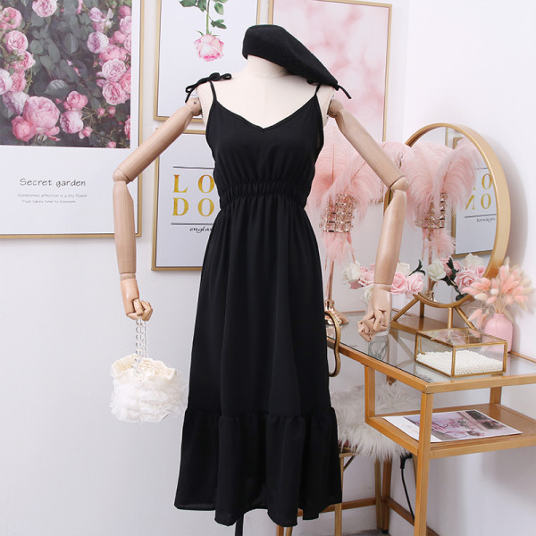 Alkalmi női ruha vékony pántokkal - szabású modell