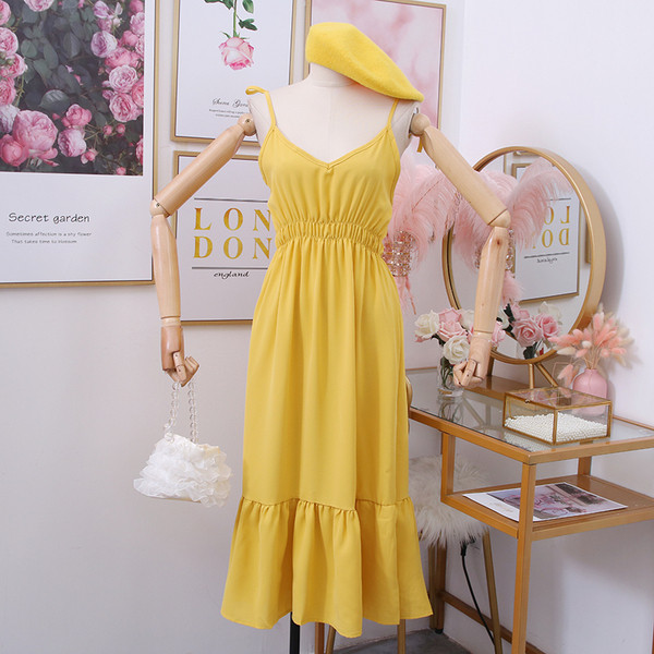 Alkalmi női ruha vékony pántokkal - szabású modell