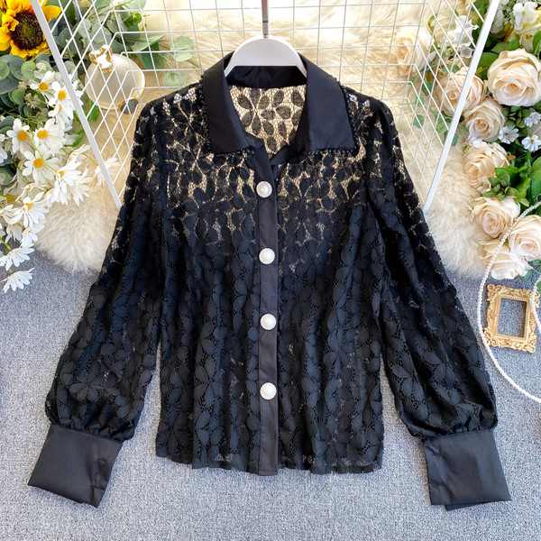 Naiste klassikalise krae ja laiade varrukatega pitssärk