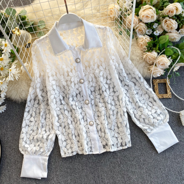 Naiste klassikalise krae ja laiade varrukatega pitssärk