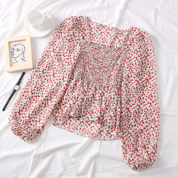 Modern női ing négyzet alakú nyakkivágással és virágmotívumokkal