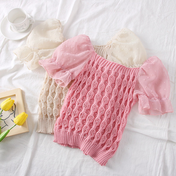 Modern női blúz csónakos nyakkivágással és pecsét ujjakkal