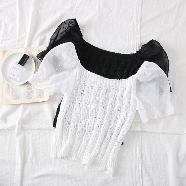 Modern női blúz csónakos nyakkivágással és pecsét ujjakkal