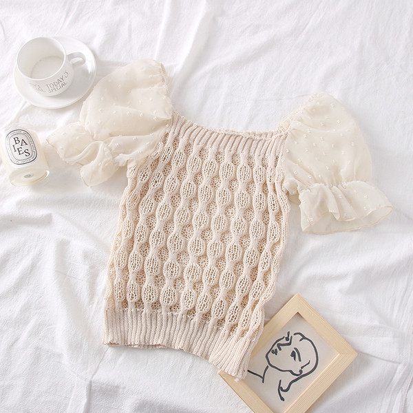 Modern női blúz csónakos nyakkivágással és pecsét ujjakkal