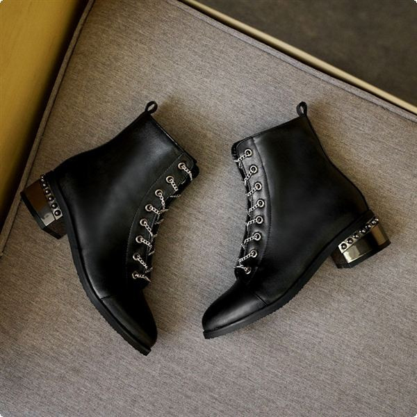 Lezser tavaszi-őszi csizma eco bőrből készült fűzővel