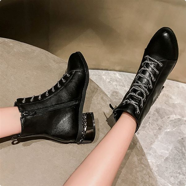 Lezser tavaszi-őszi csizma eco bőrből készült fűzővel