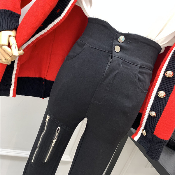 Fekete farmer Karcsú modell magas derékkal és cipzárral a nadrágszáron