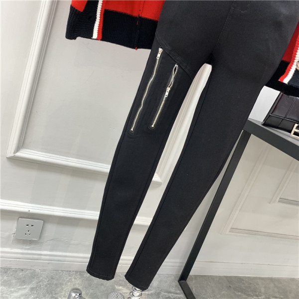 Fekete farmer Karcsú modell magas derékkal és cipzárral a nadrágszáron