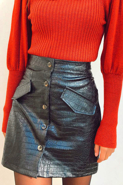 Актуална кожена пола с висока талия, копчета и имитация на джобове