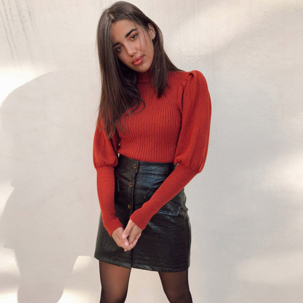 Актуална кожена пола с висока талия, копчета и имитация на джобове