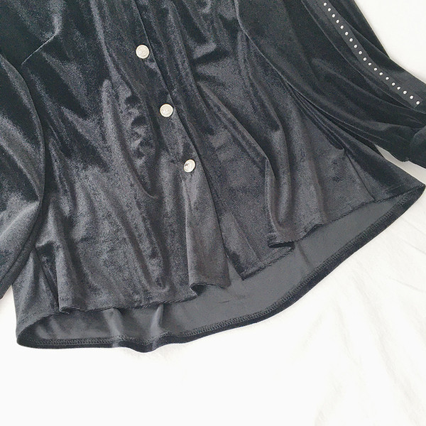 Fekete női bársony ing klasszikus gallérral és hosszú ujjal