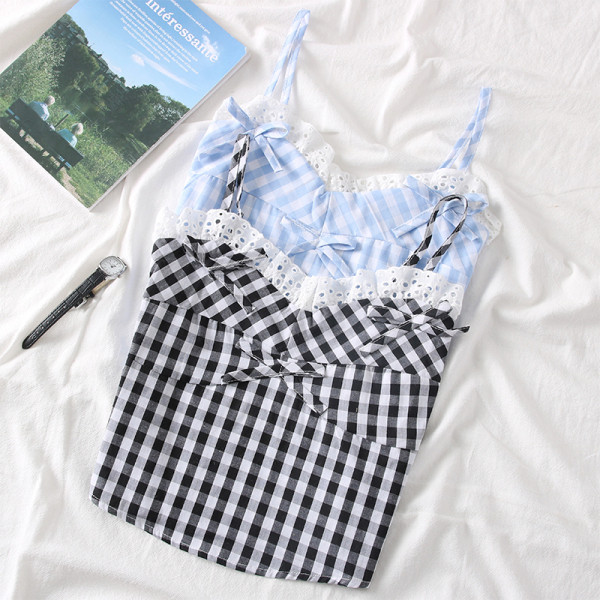 Kockás női felső vékony pánttal és csipkével