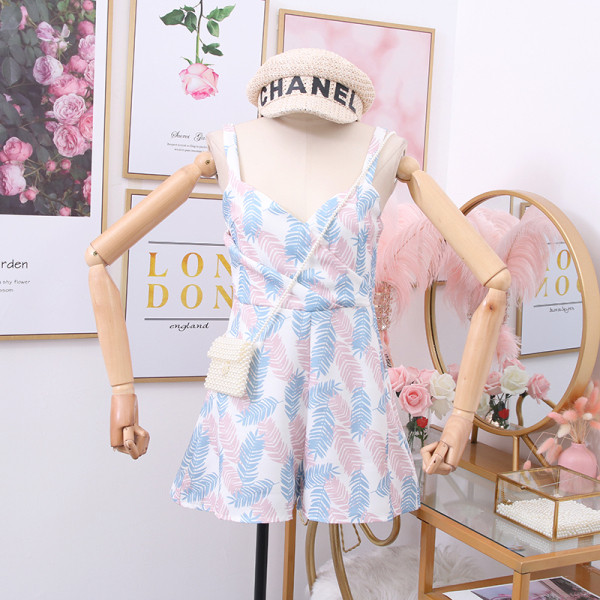 Μοντέρνες γυναικείες  ολόσωμε φόρμες με λουράκια και ρωματιστό μοτίβο