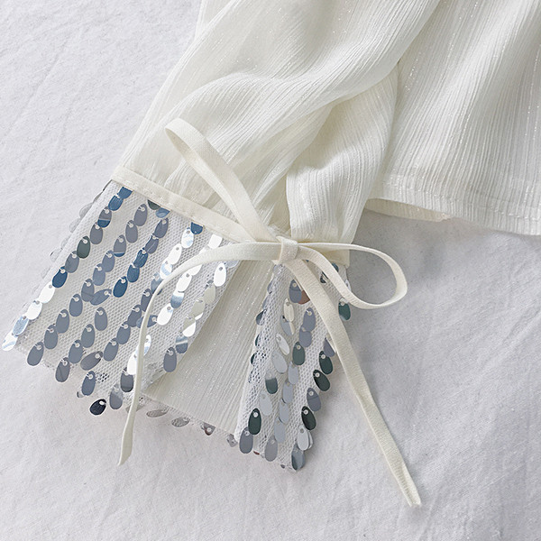 Modern női ing klasszikus gallérral és flitterekkel