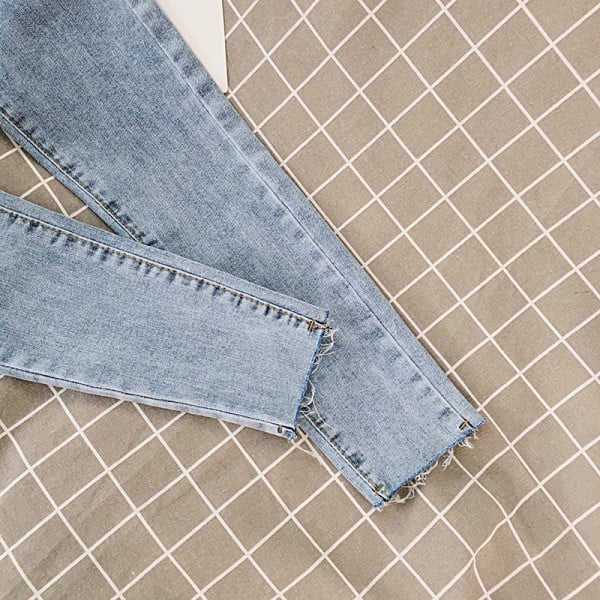 Alkalmi női farmer Karcsú modell magas derékkal és zsebekkel