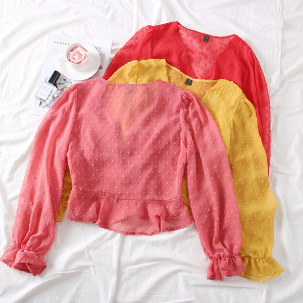 Modern női blúz spitz nyakkivágással és lótusz ujjakkal