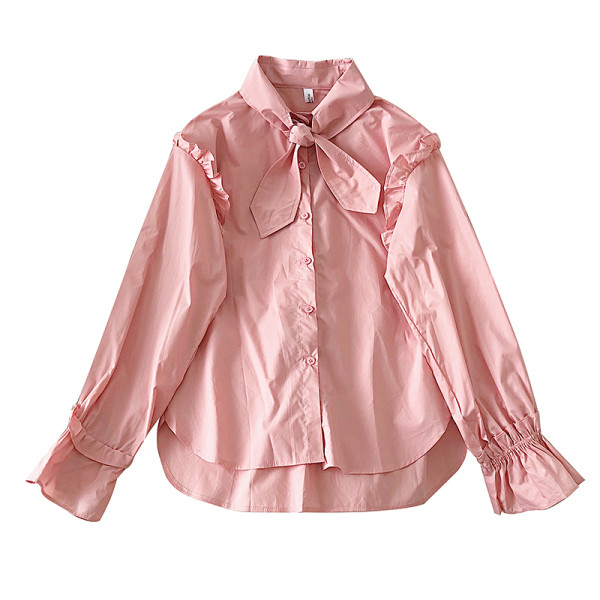 Modern női ing fürtökkel és széles ujjakkal