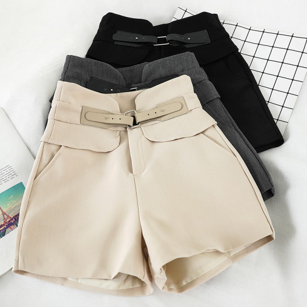 Női rövidnadrág széles modell magas derékkal