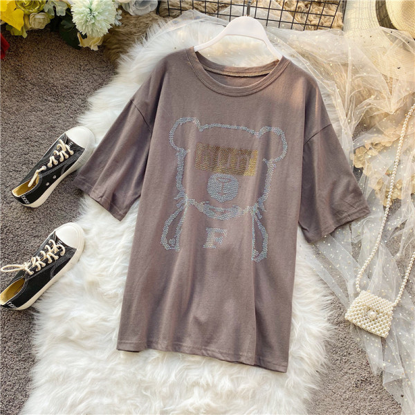 Bő női póló rövid ujjú, mackó rátéttel