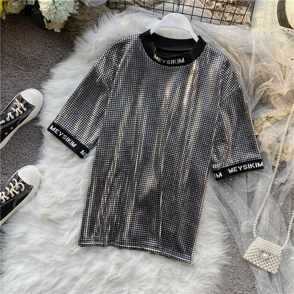 Új modell modern női póló fényes hatással, feliratokkal