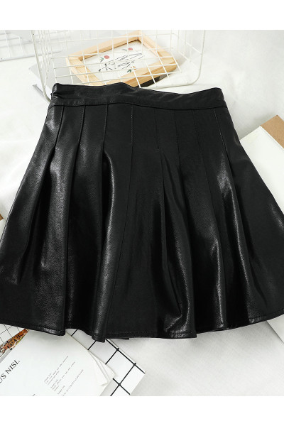 Fekete női bőrszoknya, magas derékkal és cipzárral