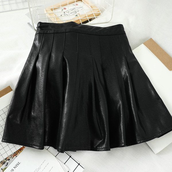 Fekete női bőrszoknya, magas derékkal és cipzárral