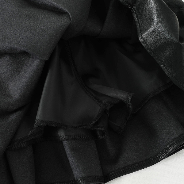 Fekete női bőrszoknya, magas derékkal és cipzárral