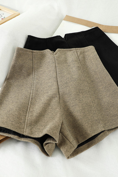 Lezser női rövidnadrág széles modell magas derékkal