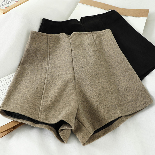 Lezser női rövidnadrág széles modell magas derékkal