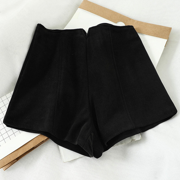 Lezser női rövidnadrág széles modell magas derékkal